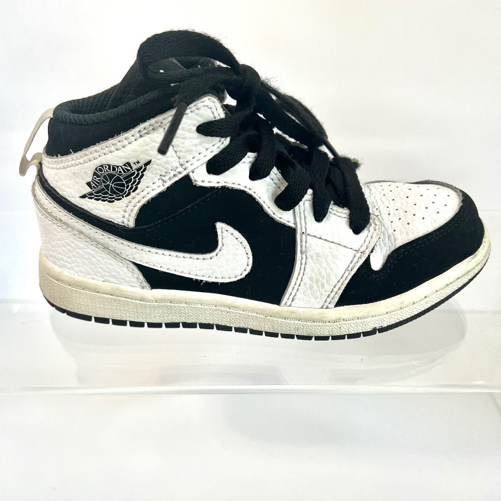 White and Black AJ 1s (kids)